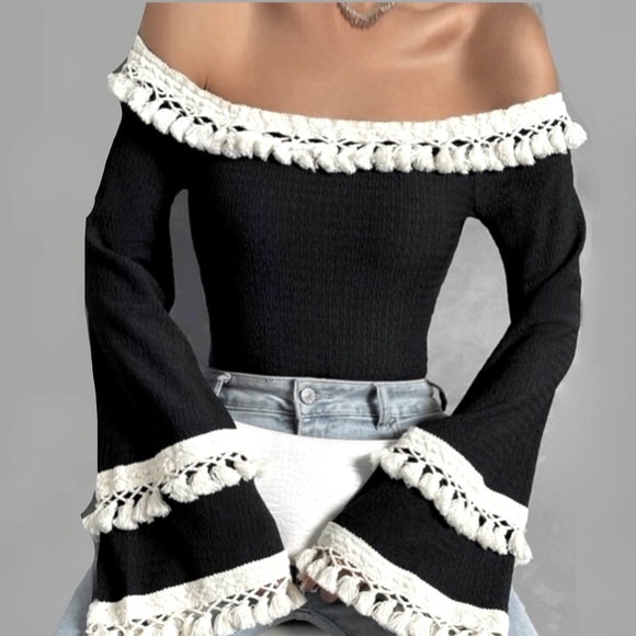 Off the Shoulder Flounce Style Sleeves - Picture 5 of 16